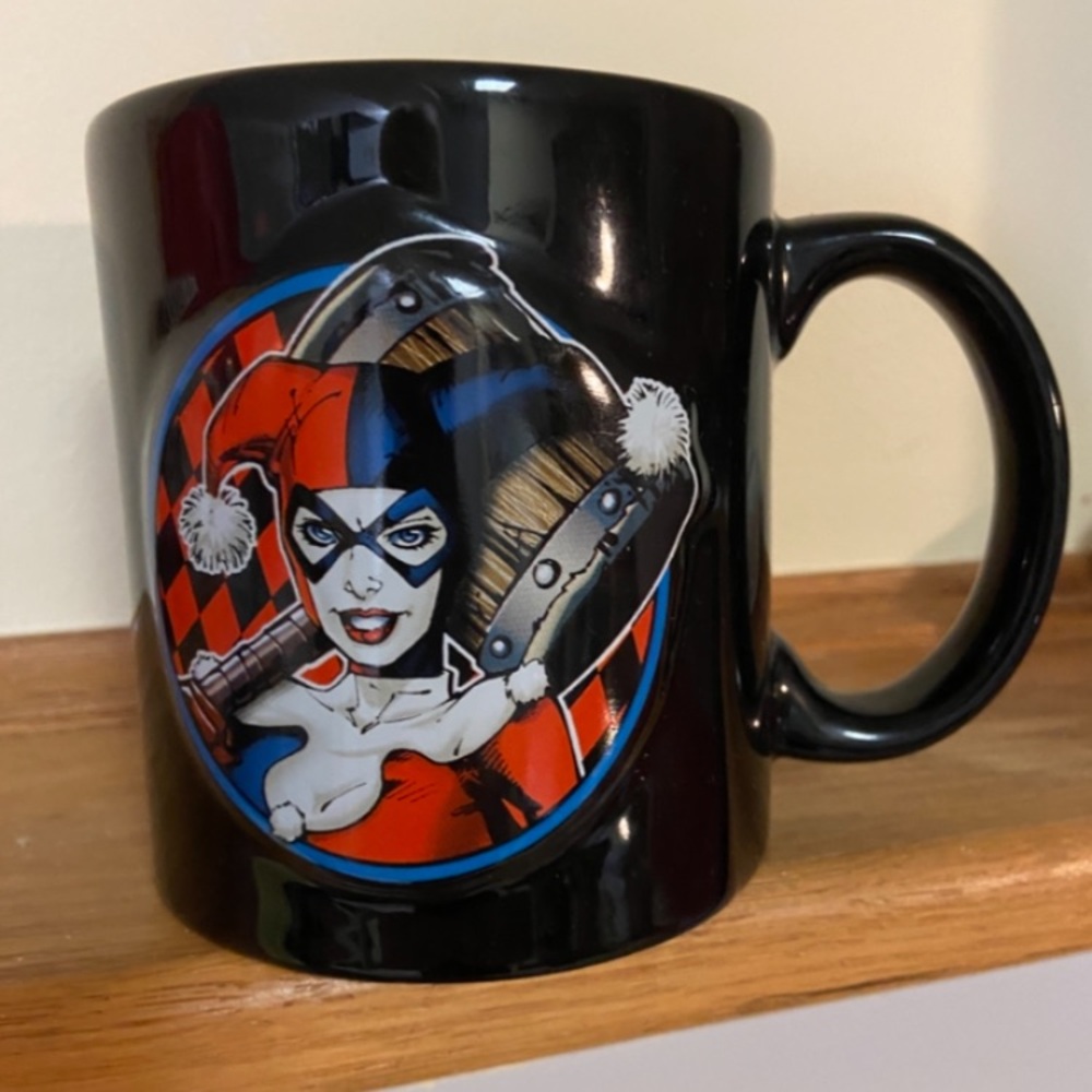 Harlequin Comic Character mug / socks duo